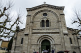 <center>L'église st Michel</center>L'église du château va descendre dans la ville au XVIIe siècle. Elle va y rester jusqu'au XIXe siècle où une inondation va favoriser son transfert un peu plus haut dans la ville, en un lieu où se trouvait une chapelle des Pénitents. C'est Monseigneur de Mazenod qui va faire construire cette troisième église, achevée en 1875.