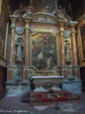 <center>Chapelle saint Dominique </center>Comme celle de sainte Madeleine qui lui fait face dans la nef nord, elle est décorée de fresques du XVIIe siècle; Un tableau représente saint Dominique en extase.