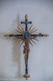 <center>L'église Saint Martin.</center><center>L'église Saint Martin.</center>  Derrière le maître-autel, un beau Crucifix en bois polychrome du XVIIe siècle, restauré en 2006 par l'artiste italien Giulio Gorga.