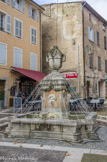 <center>La fontaine des Quatre Saisons </center>La fontaine des Quatre Saisons a été acquise en 1810 mais installée plus tard. C'est la fontaine du couvent des dominicains d'Aix en Provence, achetée par des riches habitants.