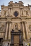 <center>Eglise de l'Assomption.</center> Le nouveau pasteur Jean-Marie Striglioni, a promu la reconstruction de l'église en 1682, confiant le projet global à l'architecte Giovanni Battista Oreggia de Molini di Angelo et à Vasia Battarello Valloria.
Le bâtiment possède une façade monumentale avec deux ordres de colonnes reposant sur une base élevée. La façade est de 1872.