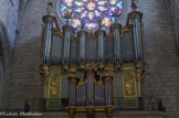 <center>La cathédrale Saint-Fulcran</center>Buffet d'orgue polychrome de Jean-François L'Epine et tribune en pierre (1752). La partie instrumentale de l'orgue a été reconstruit par Puget en 1881/1882. Le buffet, de style Louis XV, est un chef d'œuvre d'équilibre et d'ornementation. Il se compose au positif de trois tourelles en mitre; sur celle du centre deux anges jouent de la trompette et de la flûte traversière. Le grand corps comprend six tourelles séparées par cinq plates-faces. Deux remarquables atlantes supportent les tourelles latérales, dominées par des statues de David et de Saint Cécile. Les tourelles médianes, qui portent de grands pots de fleurs, reposent sur des culots ornés de deux têtes d'anges. La partie centrale, remaniée au XIXème s. est décorée de deux statues d'évêques et d'une croix.