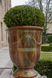 <center>L'ancien Palais Episcopal</center>Vase de l'entreprise Boisset à Anduze.