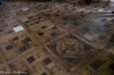 <center>L'ancien Palais Episcopal</center>Parquet marqueté à la Versaille, dont le motif central évoque une rose des vents.