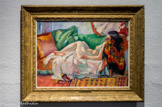 <center>Dormeuse</center>HENRI MANGUIN, (1874-1949). Huile sur toile. 1918  
Avec Matisse, Marquet et Camoin, Manguin fut l'un des Fauves de la première heure. Il rencontre en effet Marquet et Matisse dès son entrée à l'École des arts décoratifs en 1891, puis passe plusieurs années avec eux dans l'Atelier de Gustave Moreau aux Beaux-Arts. Ayant tous choisi la voie d'une carrière indépendante, en marge de l'académie, ils orientent leurs recherches dans la voie de la couleur, cherchant à la suite de Cézanne « à faire de l'impressionnisme quelque chose de solide et de durable comme l'art de musées ».
Le nu, un des sujets de prédilection de Manguin, sera ainsi une façon de poursuivre dans cette voie en même temps que de perpétuer une tradition picturale issue du classicisme.