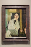 <center>Portrait d'André Gide ou André Gide à 21 ans</center>JACQUES EMILE BLANCHE (1861-1942). Huile sur toile, Ca 1890
Né dans une famille aisée» Jacques Emile Blanche découvre la peinture grâce à son mentor Edmond Maître qui l'emmène è partir de 1870 dans les ateliers d'Edouard Manet et d'Henri Fantin-Latour. Le peintre acquiert rapidement une réputation pour ses portraits. En 1882, il entreprend un voyage en Espagne, découvre la peinture espagnole qui l'impressionne fortement. Il brossera les portraits de nombreuses personnalités, souvent devenus des amis dont Marcel Proust, Maurice Barrès, Jean Cocteau et André Gide.
Blanche rencontre l'écrivain André Gide (1869 -1951) vers 1890, probablement à un dîner chez la princesse Ouroussof, épouse de l'ambassadeur de Russie, boulevard Haussmann. Leur amitié fut souvent houleuse mais de très longue durée (leur correspondance débute en 1891 et s'achève en 1939). Blanche réalise en tout trois portraits de son ami dont le présent, auquel le peintre lui-même donne le titre de André Gide à vingt-et-un ans.