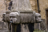 <center></center><center>Malaucène. </center> La fontaine Picardie. Elle fut aussi appelée «fontaine plus basse» par opposition à la «fontaine haute», qui était celle du Téron. Créée à la fin du XVe siècle, elle fut remaniée en 1770.