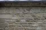 <center></center><center>Chapelle Notre-Dame du Groseau. </center> Vestiges de la fresque soulignant la corniche primitive remployés.