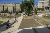 <center></center><center>Le Port Antique.</center> Le bout des quais du port, la tour Penchée, la voie antique, la tour Carrée, le mur de Crinas.