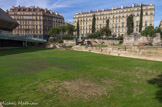 <center></center><center>Le Port Antique.</center>Ier-VIe siècle après J.-C. 
L'envasement de la corne du port conduisit à des réaménagements. En témoignent, au nord-ouest, l'escalier et un nouveau quai recoupant, au IVe s. après J.-C, le quai romain, ainsi qu'un rehaussement du quai du Haut-Empire (essentiellement avec des blocs de remploi décorés provenant d'un monument funéraire du Ier siècle après J.-C).