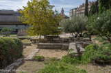 <center>L’enceinte grecque ancienne.</center>Dans la première moitié du IIe siècle avant J.-C, le rempart fut doublé par un système de terrasse et d'avant-mur. Après la construction du mur « de Crinas », l'ensemble fut recouvert par un épais remblai.