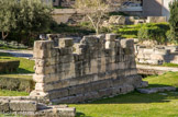 <center>La tour Penchée.</center>Seule la façade orientale a été conservée, sur plus de 4 m de hauteur (elle fut réutilisée au XVIIIe siècle comme mur de cave).