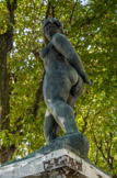 <center>Puget-Théniers</center>L'action enchaînée ou la liberté entravée. Cette statue de bronze installée dès 1908 est due à Aristide Maillol. Elle a été érigée en l'honneur du révolutionnaire Louis Auguste Blanqui (1805 – 1881), natif de Puget-Théniers.