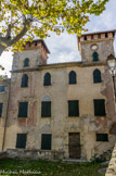 <center>La Croix-sur-Roudoule.</center>Château rustique du XVIIe siècle (le château des Corporandy d'Auvare) remanié au XIXe siècle.