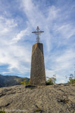 <center>La Croix-sur-Roudoule.</center>Croix au sommet du village sur une stèle de grès datée de 1867.