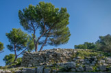 <center>Saint Blaise</center>Bastion polygonal du rempart grec.