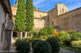 <center>Saint Guilhem le Désert. </center> Au fond, la galerie nord.