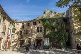 <center>Saint Guilhem le Désert. </center> Place de la Liberté.