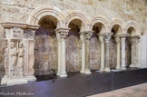 <center>Saint Guilhem le Désert. </center> Galerie du cloître reconstituée au musée.