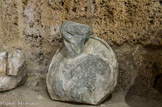 <center>Saint Guilhem le Désert. </center> Buste de femme.