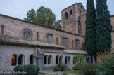 <center>Saint Guilhem le Désert. </center> Le cloitre, le soir.