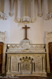 <center>La chapelle des Familles (fin 18e)</center>L'autel en marbre représente l'arrivée de Marie chez sa cousine Élisabeth.