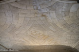<center>Le vestibule</center>Il possède une très belle voûte formée par une coupole aplatie, chef d'œuvre de l'architecte Franque.