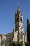 <center>Aiguèze</center>L’Église fut bâtie en même temps que le château, à l'extrémité Sud du village fortifié, l'abside reposait sur les rochers, à l'alignement des tours. Avec sa maison claustrale qui l'accole au Nord, elle constitua longtemps le prieuré St DENIS D'AYGUEZE.
Le clocher date du XIXème siècle. Son style rappelle le gothique, l'antique et le XVIIème siècle. Il est de forme carrée, à l'étage inférieur, il se continue par un dernier étage plus étroit de forme hexagonale, percé de baies ouvertes où ont pris place quatre cloches.