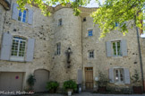 <center>Viviers</center>Le quartier cathédrale, avec les maisons des chanoines du chapitre.