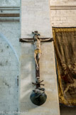 <center>La cathédrale Saint Vincent.</center>Le Christ en Croix en bois polychrome de 1609.