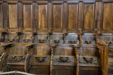 <center>La cathédrale Saint Vincent.</center>Les stalles en bois de noyer du XVIIe siècle.