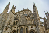 <center><center>Abside de la cathédrale </center> </center><center>Abside de la cathédrale </center> L'innovation technique de Bourges en 1195 : les arcs-boutants avec des culées à pinnacle.