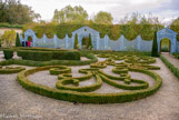 <center>Les Chartreuses des Montreuils. </center> Le jardin des broderies, dont les bordures de buis dessinent d'élégantes volutes.