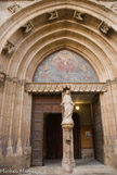 <center>La cathédrale Saint-Siffrein </center>Le portail S. de la cathédrale, dit porte juive qu'empruntaient les néophytes juifs à l'occasion de leur baptême.