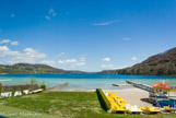 <center>Lac de Paladru</center><center>Lac de Paladru. </center> Entourés d'une palissade légère, les deux villages successifs étaient organisés autour d'une place centrale empierrée par les restes des 