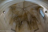 <center>Chapelle St Anne</center><center>L'église Saint-Anne. </center>Le chœur plus étroit (largeur du vaisseau central), orienté à l'ouest, est constitué d'une abside pentagonale dont la clé de voûte porte les armes de l'archevêque Gaspard du Laurens.