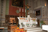 <center>Maître autel.</center>Lutrin de choeur et, au fond, les stalles provenant de Notre Dame de Lausa.