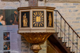 <center>Millau</center>Église Notre-Dame de l’Espinasse. Au centre, les Tables de la Loi. De chaque côté, les Evangélistes, ici saint Matthieu à gauche et saint Jean à droite.