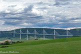 <center>Le Viaduc de Millau.</center>C’est un ouvrage multi-haubané conçu par l'ingénieur Michel Virlogeux et dessiné par l’architecte Lord Norman Foster.
Maillon de l'autoroute A75, il est sans conteste le défi technique le plus important de cette autoroute.
Si le viaduc est construit en 3 ans, les études durent, quant à elles, 14 ans. Les premières discussions sur le franchissement du Tarn à proximité de Millau ont lieu dès 1987.