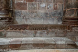 <center>L'église abbatiale Sainte-Foy</center>Banquette du déambulatoir.