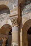 <center>Le cloître</center>Chapiteau du cloître.