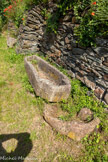 <center>Cimetière de Conques</center>Un sarcophage.