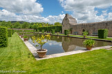 <center>Le château de Bournazel</center>Les jardins. La grande pièce d’eau et le jardin de chambres.