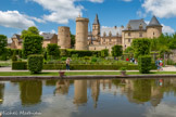 <center>Le château de Bournazel</center>Les jardins.