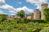 <center>Le château de Bournazel</center>Les jardins.