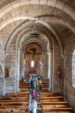 <center>Nasbinals. Église Sainte-Marie. </center>Elle présente un plan en nef unique de trois travées suivie d'un transept sur lequel se greffe l'abside principale, elle même précédée d'une travée droite et de deux absidioles.