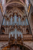 <center>La cathédrale Notre-Dame de Rodez</center>À l'origine, l'orgue, de la cathédrale Notre Dame, de Rodez était du Facteur d'orgue parisien «Jean Baptiste Stoltz», de style pré-romantique (fin du XVIe siècle et début du XVIIe siècle). Un document daté du 23 novembre 1629 donne le nom du facteur d'orgue Antoine Vernholes, de Poitiers, avec le concours de Raymond Gusmond, maître sculpteur de Périgueux, qui a réalisé le buffet. Les travaux ont commencé en 1628 avec la participation de Germain Cayron, de Rodez, pour la décoration de la tribune. Les travaux ont été achevés en 1631.