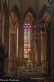 <center>La cathédrale Notre-Dame de Rodez</center>Devant l’autel, le tombeau du Bienheureux François d’Estaing rappelle que ce grand évêque du diocèse, qui a fait construire le clocher, était très proche et très  aimé de son peuple, en particulier des pauvres. Le vitrail représente la Cène.