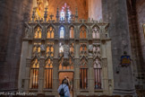 <center>La cathédrale Notre-Dame de Rodez</center>Chapelle du Saint-Sépulcre. Pourtant chanoine de la cathédrale, Galhard Roux mène une vie de débauche
avant de se repentir et d’obtenir les faveurs de François d’Estaing. Pour inscrire ce changement dans la pierre, il commande le décor de cette chapelle