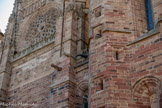 <center>La cathédrale Notre-Dame de Rodez</center>Quelques gargouilles, dont une métallique.